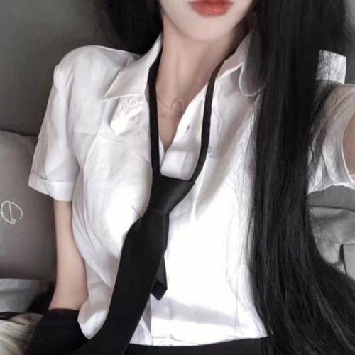雨中的秋城